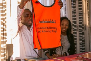 Discussing the Black Sash Community Monitoring and Advocacy project at the Thusang Morwalo advice office