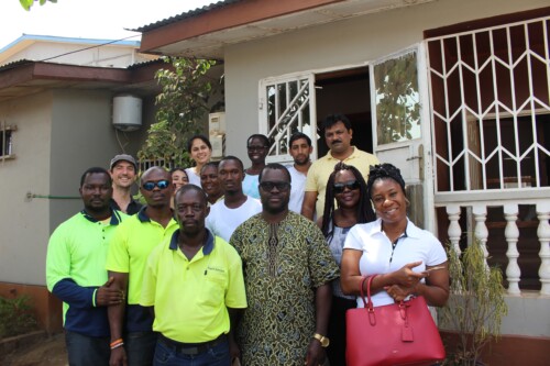 អ្នកចូលរួមដែលបានទៅទស្សនាតំបន់សហគមន៍ក្នុងក្រុង Makeni ប្រទេសសៀរ៉ាឡេអូន