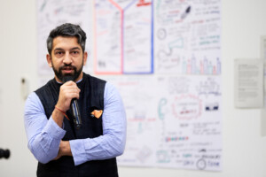 Vivek Trivedi from Namati US poses a question during a course session.